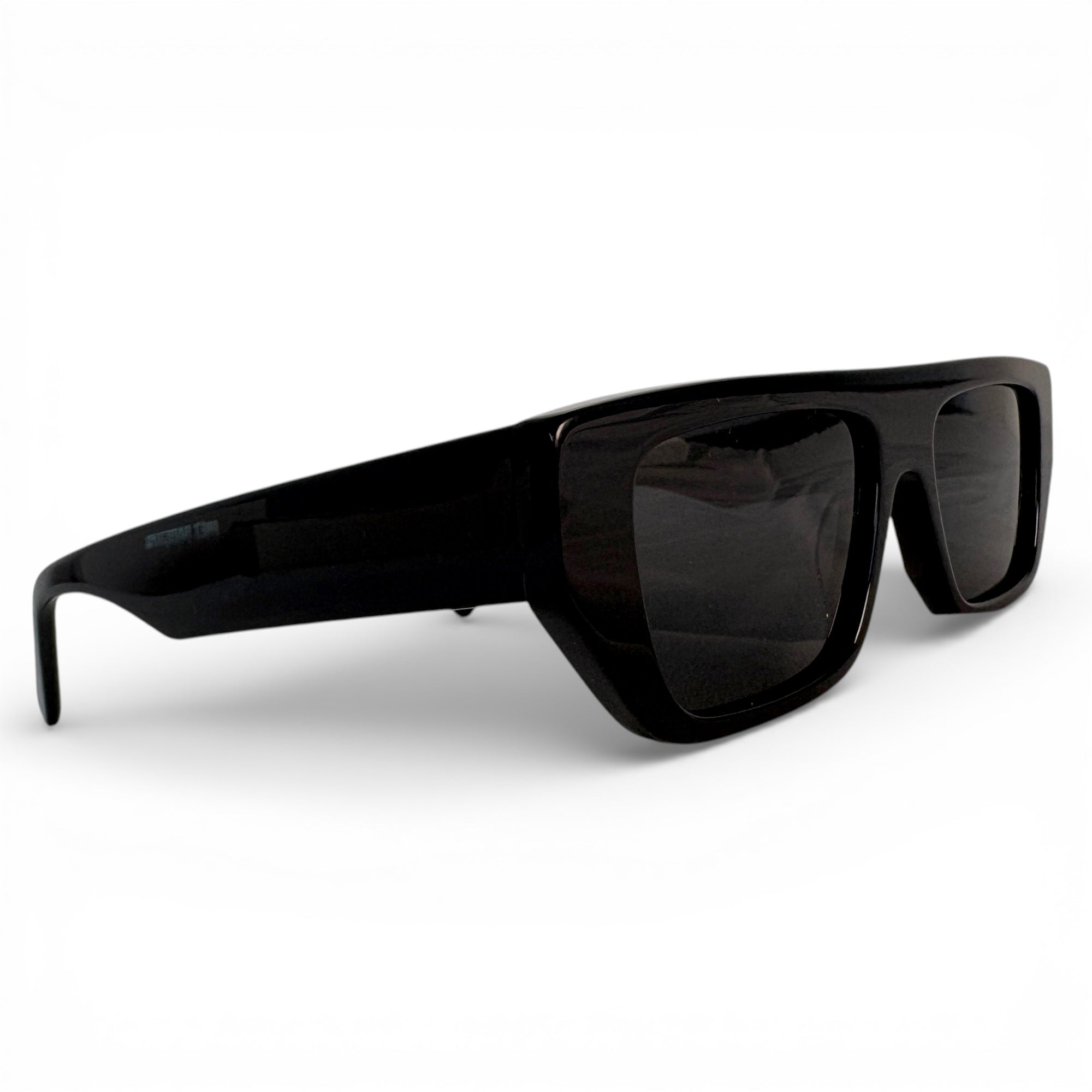 PRÊT GARÇON GODARD black sunglasses, minimalist side profile.